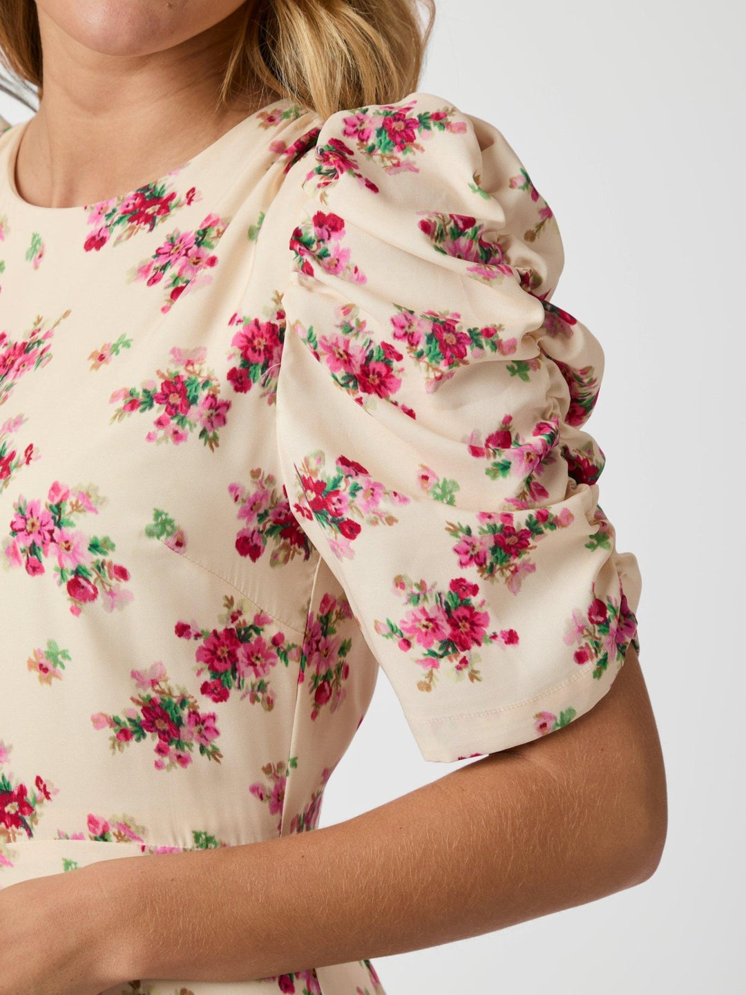 Benuti Amazing Rose Dress Light Pink | Kjoler | Smuk - Dameklær på nett