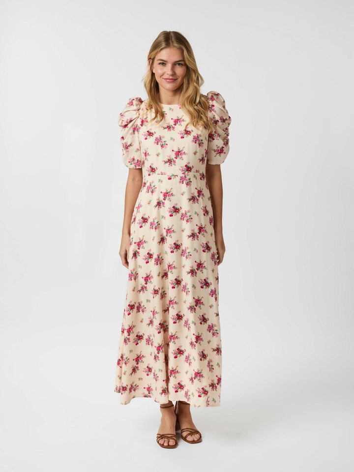 Benuti Amazing Rose Dress Light Pink | Kjoler | Smuk - Dameklær på nett