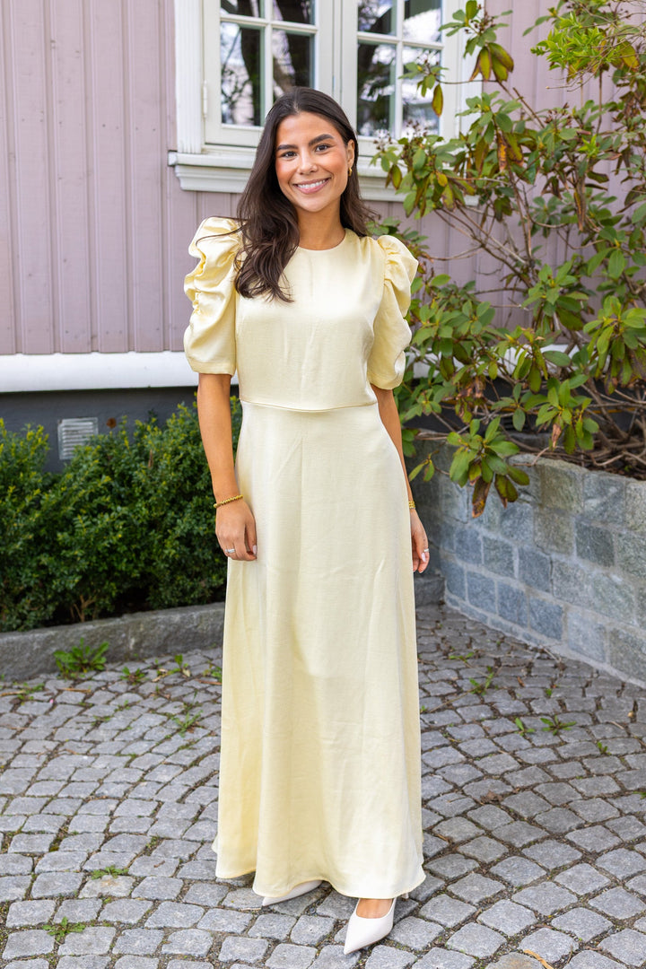 Benuti Solid Dress Light Yellow | Kjoler | Smuk