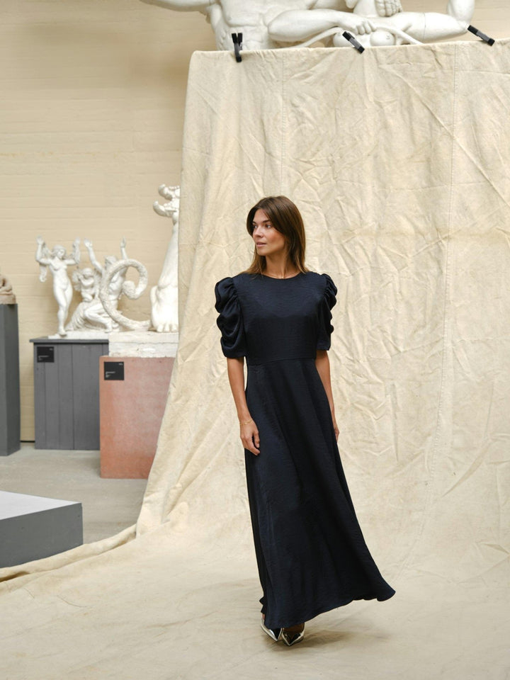 Benuti Solid Dress Navy | Kjoler | Smuk - Dameklær på nett