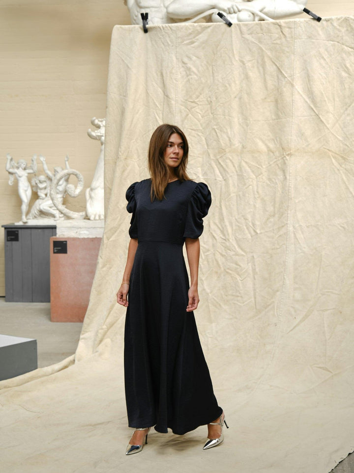 Benuti Solid Dress Navy | Kjoler | Smuk - Dameklær på nett