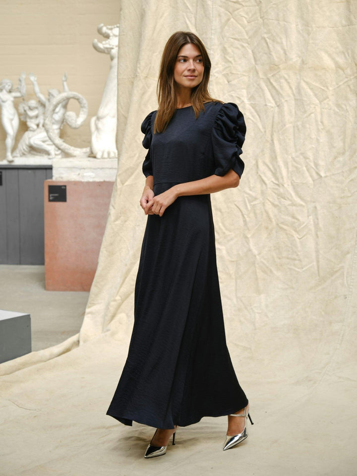 Benuti Solid Dress Navy | Kjoler | Smuk - Dameklær på nett
