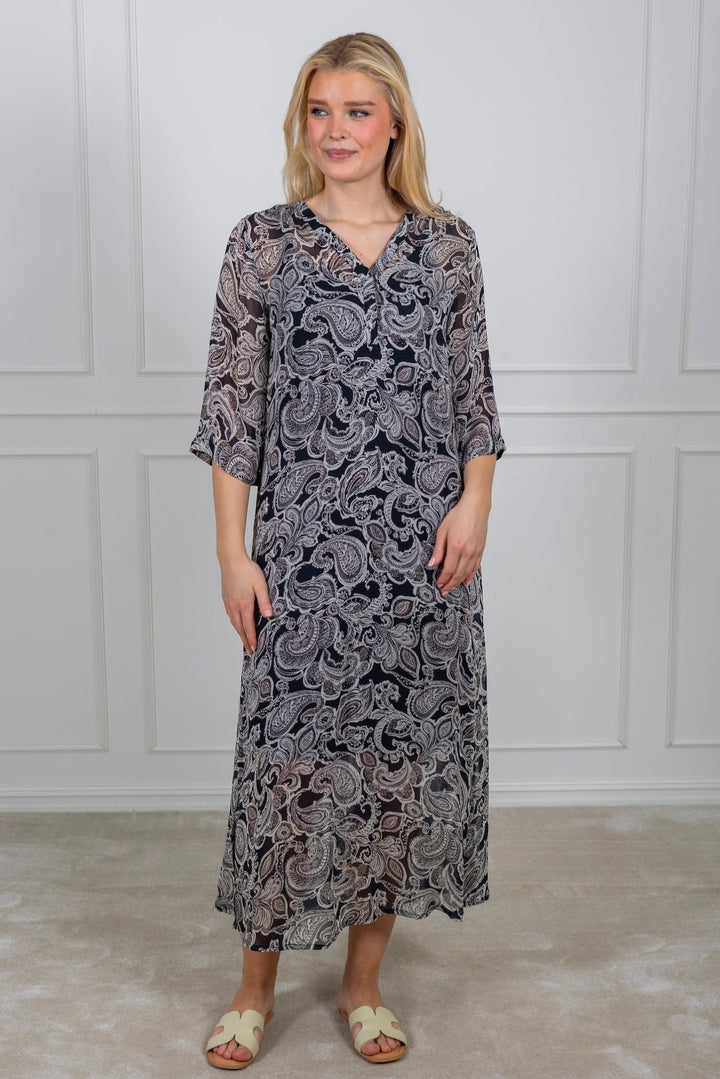 Berit Dress After Midnight Paisley Print | Kjoler | Smuk - Dameklær på nett