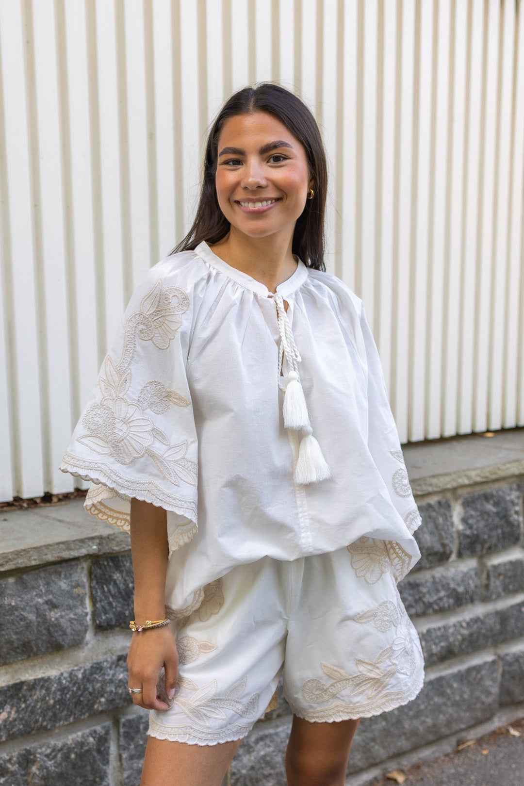 Biancha Blouse Whisper White W French Oak Emb | Skjorter og bluser | Smuk