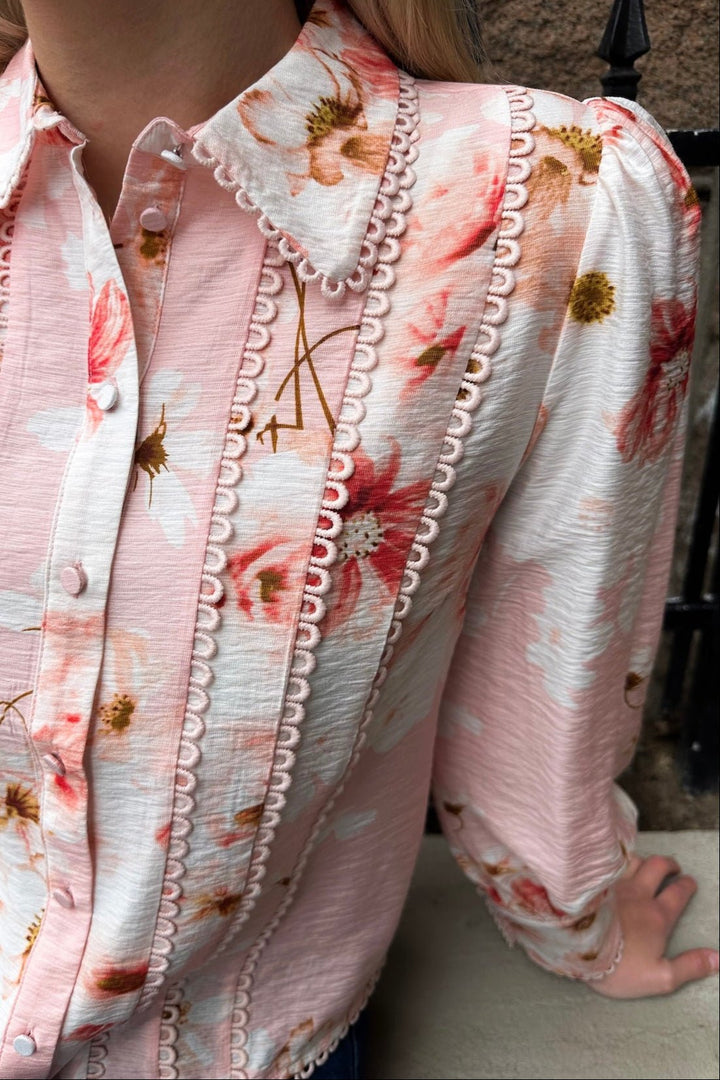 Billa Ls Shirt Chintz Rose Billa Aop | Skjorter og bluser | Smuk - Dameklær på nett