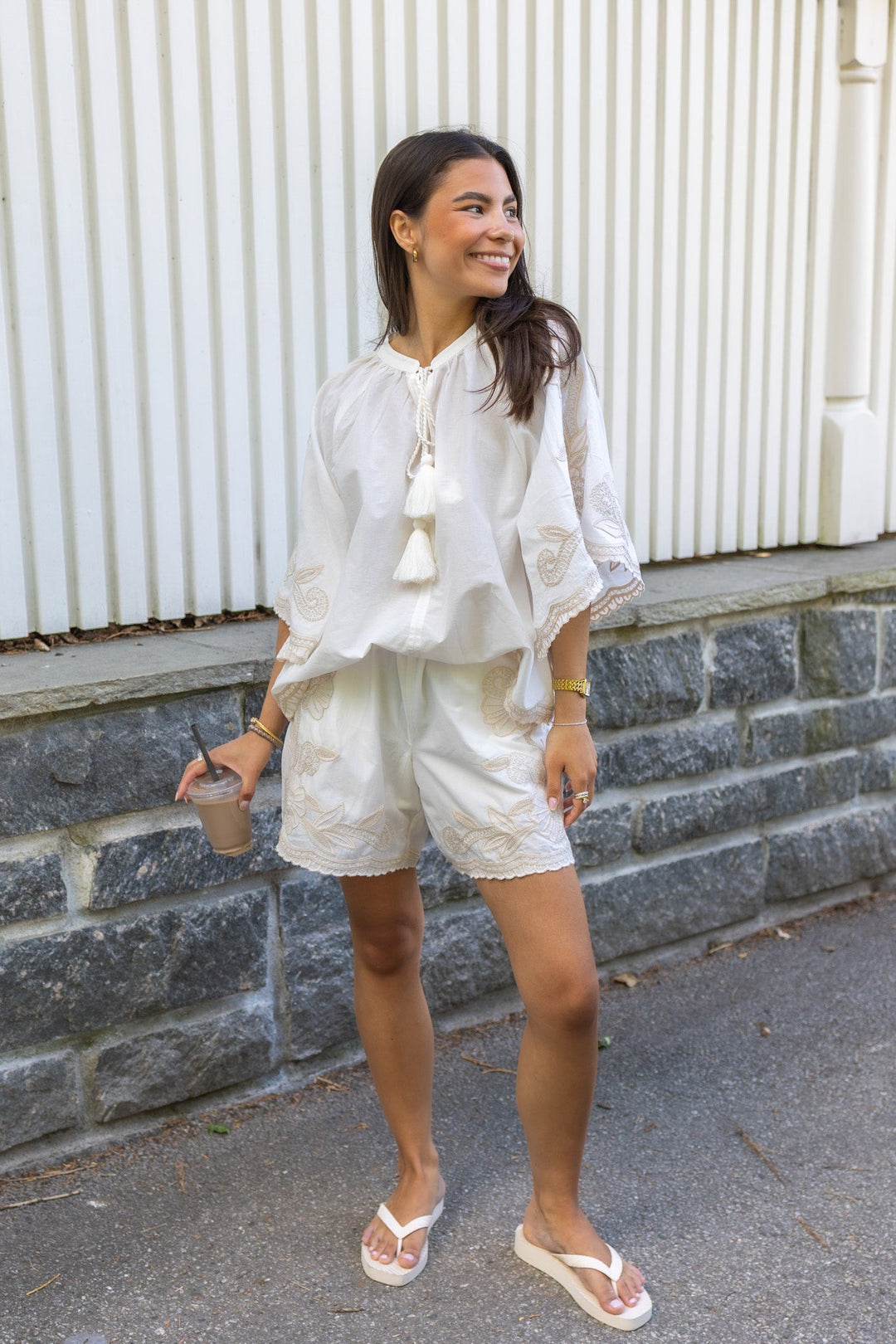 Bitja Shorts Whisper White W French Oak Emb | Shorts | Smuk