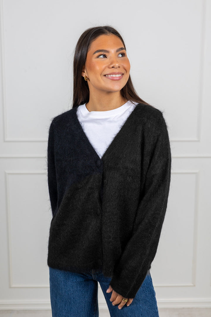 Boxy Cardi Sweater Black | Genser | Smuk - Dameklær på nett