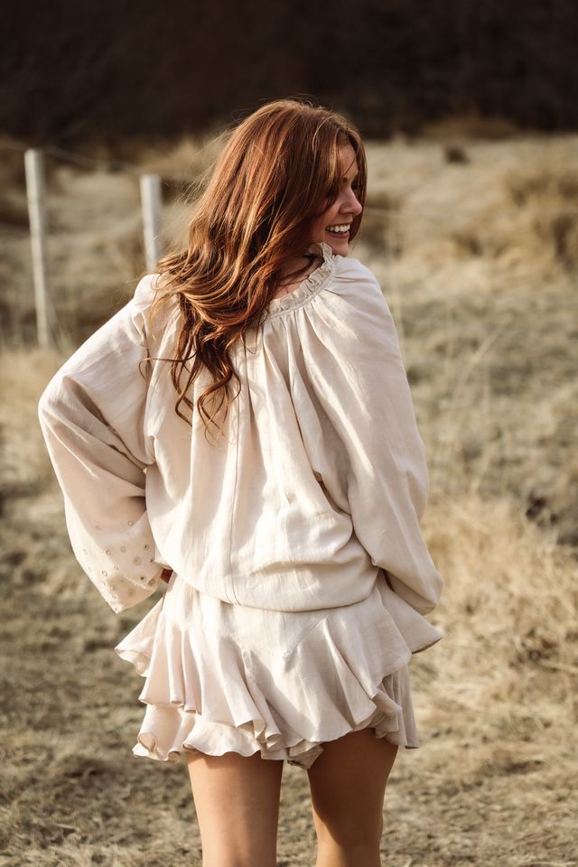 Breezy Blouse Beach Beige | Skjorter og bluser | Smuk - Dameklær på nett