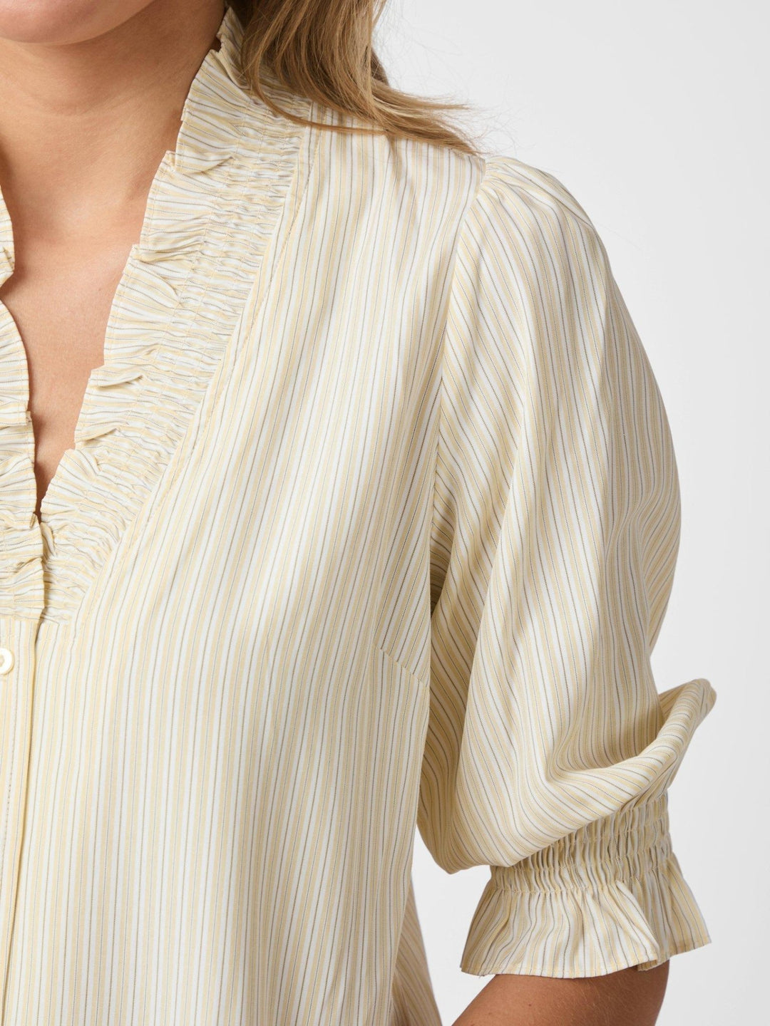Briony Striped Shirt Light Yellow | Skjorter og bluser | Smuk - Dameklær på nett