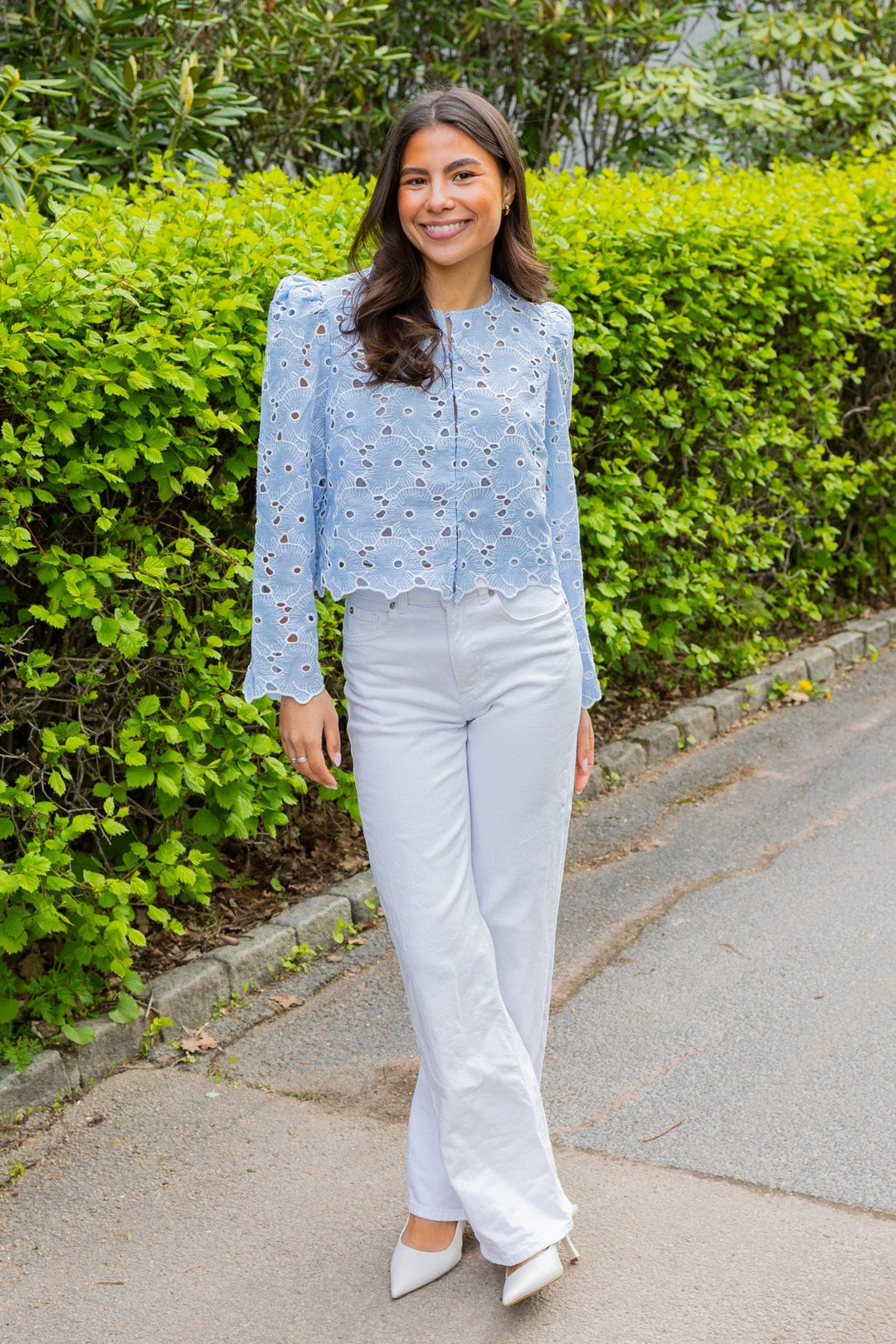 Broderie Anglaise Jacket Light Blue | Yttertøy | Smuk
