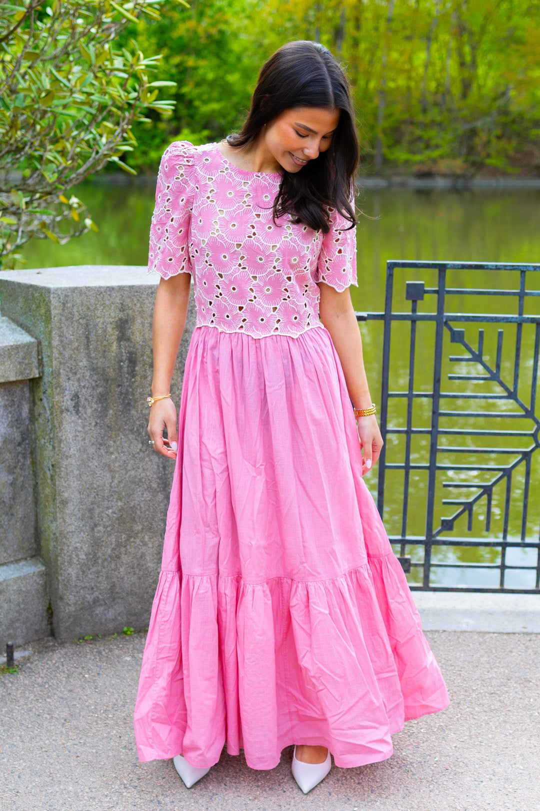 Broderie Anglaise Maxi Dress Rose Pink | Kjoler | Smuk