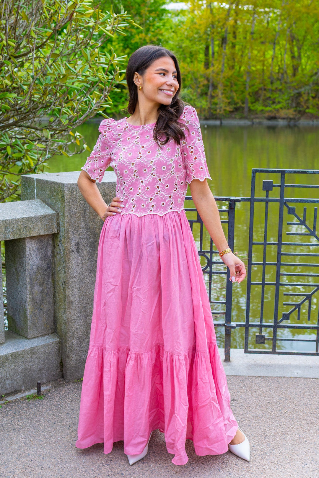 Broderie Anglaise Maxi Dress Rose Pink | Kjoler | Smuk