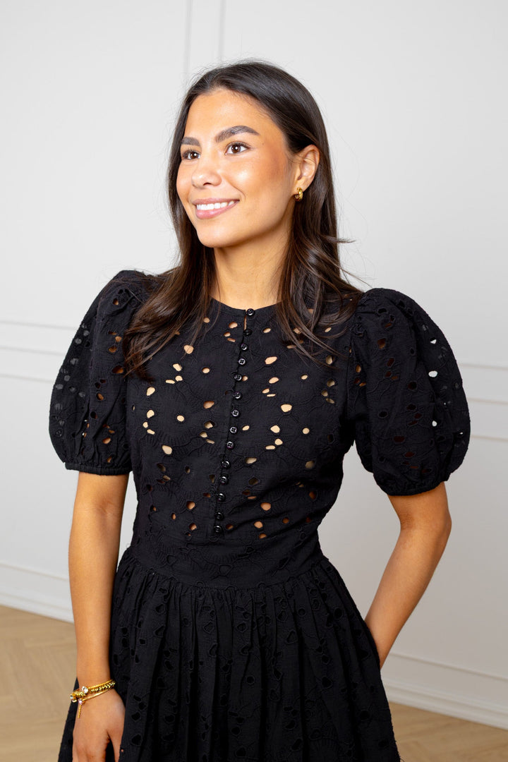 Broderie Anglaise Puffed Dress Black | Kjoler | Smuk