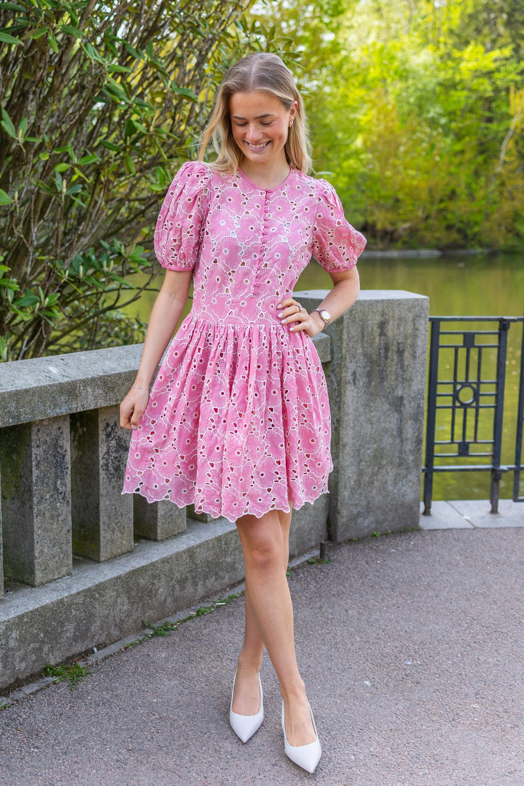 Broderie Anglaise Puffed Dress Rose Pink | Kjoler | Smuk
