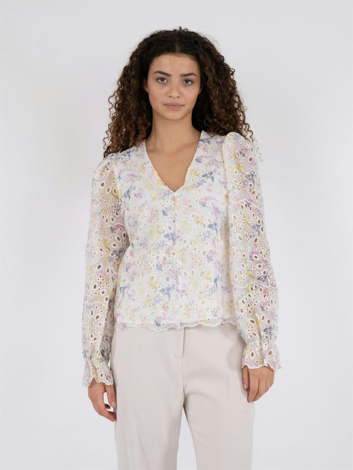 Candice Embroidery Blouse Creme | Skjorter og bluser | Smuk - Dameklær på nett