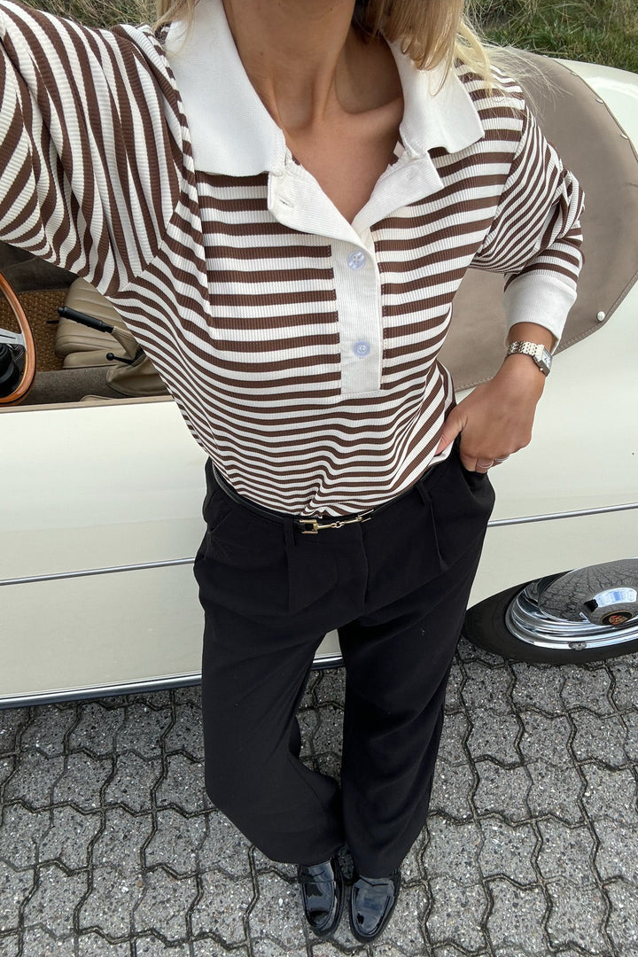 Carly Polo Brown Stripes | Skjorter og bluser | Smuk - Dameklær på nett