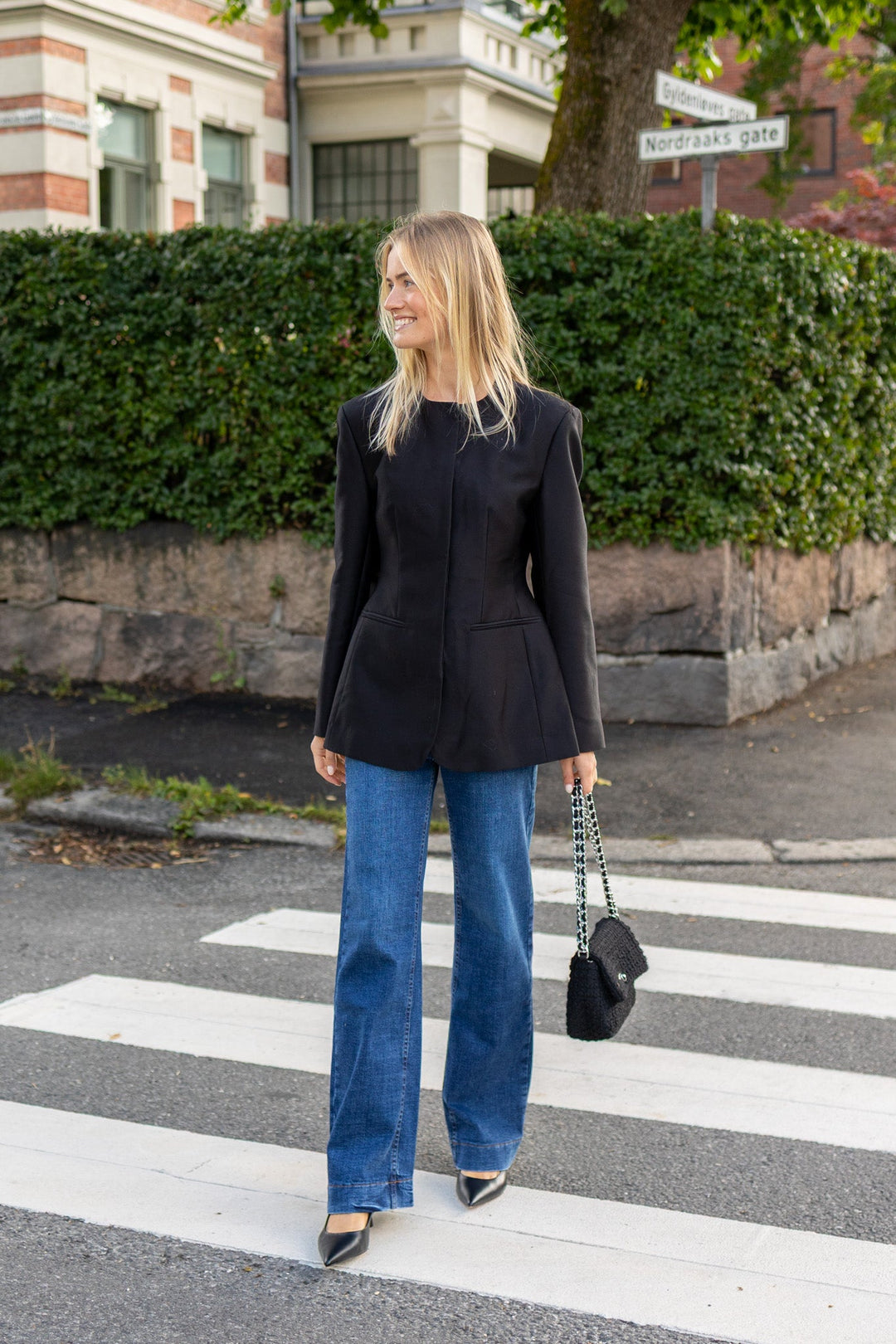 Carol Collarless Wool-Silk Evening Blazer Black | Blazer | Smuk