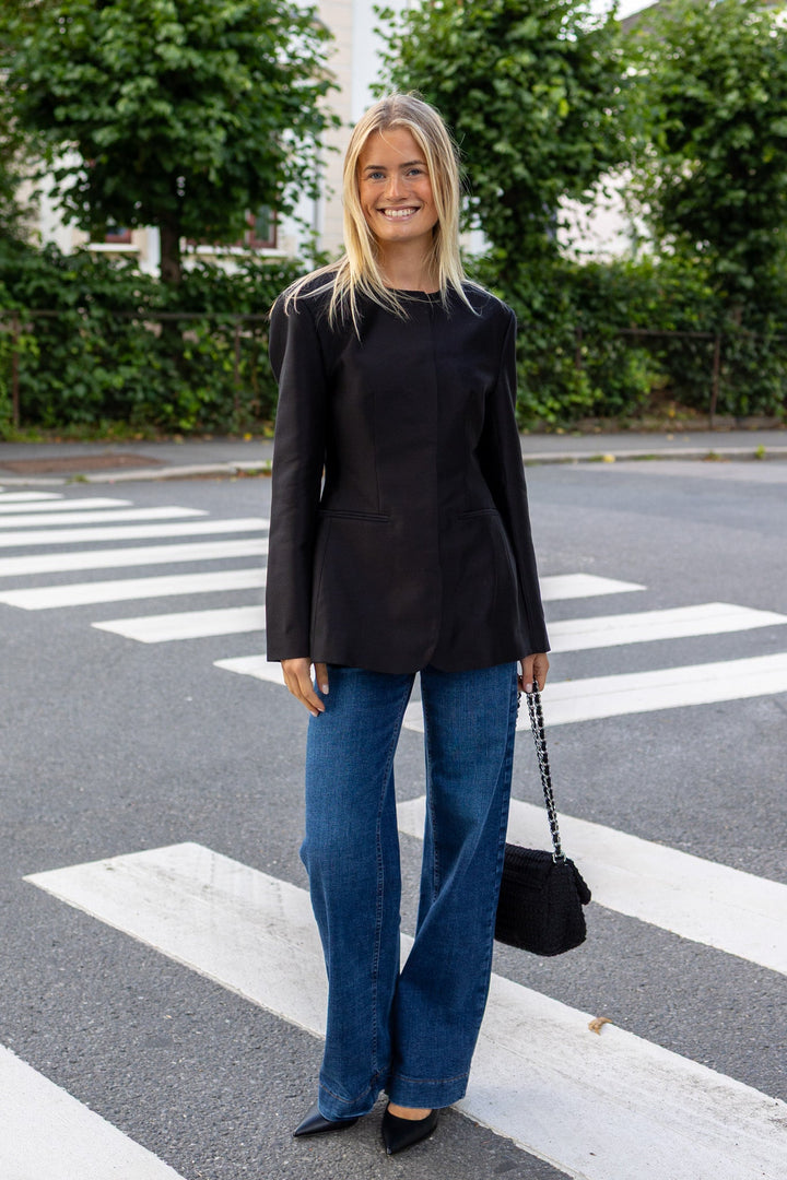 Carol Collarless Wool-Silk Evening Blazer Black | Blazer | Smuk
