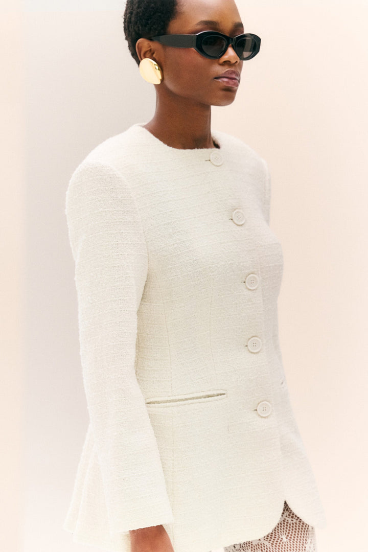 Carol Fitted Round Neck Blazer Vanilla | Blazer | Smuk - Dameklær på nett