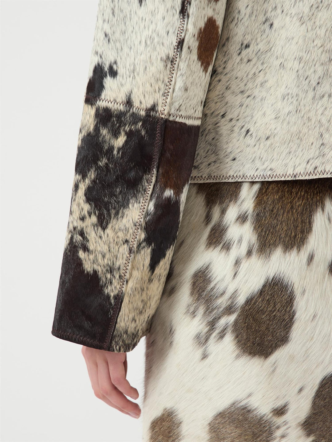 Caroline Ls Cow Leather Jacket Chocolate Brown Cow Print | Yttertøy | Smuk - Dameklær på nett