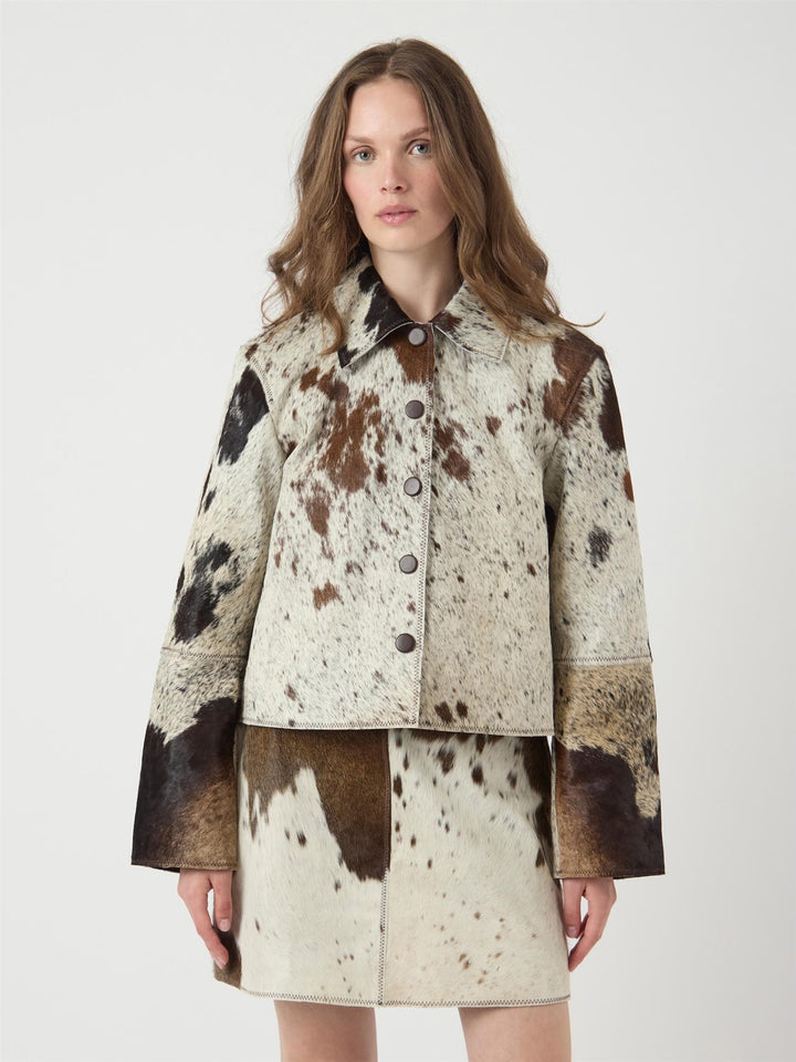 Caroline Ls Cow Leather Jacket Chocolate Brown Cow Print | Yttertøy | Smuk - Dameklær på nett
