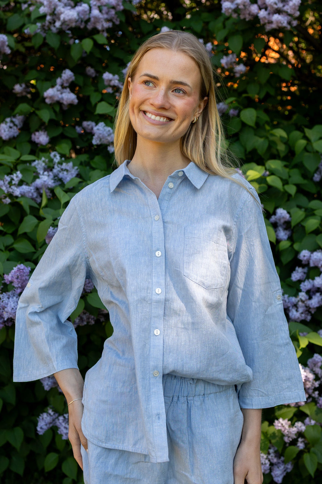 Cindie Shirt Light Blue Chambray | Skjorter og bluser | Smuk