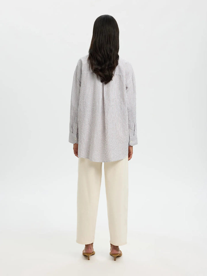 Cleo Oversize Linen Blend Shirt Bright White Chocolate Chip | Skjorter og bluser | Smuk