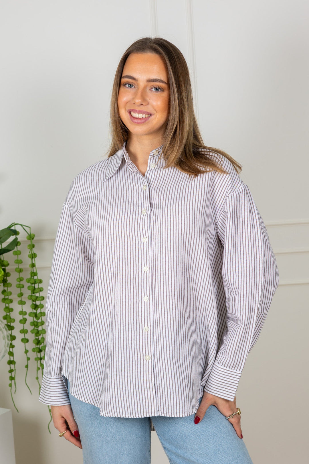 Cleo Oversize Linen Blend Shirt Bright White Chocolate Chip | Skjorter og bluser | Smuk