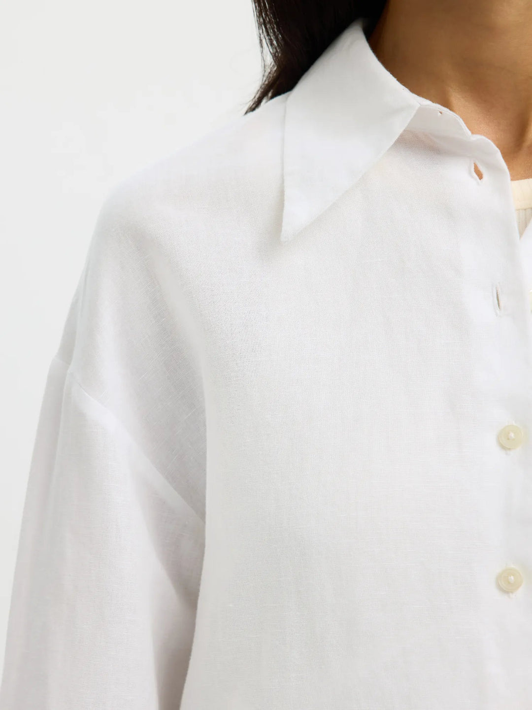 Cleo Oversize Linen Blend Shirt Bright White | Skjorter og bluser | Smuk