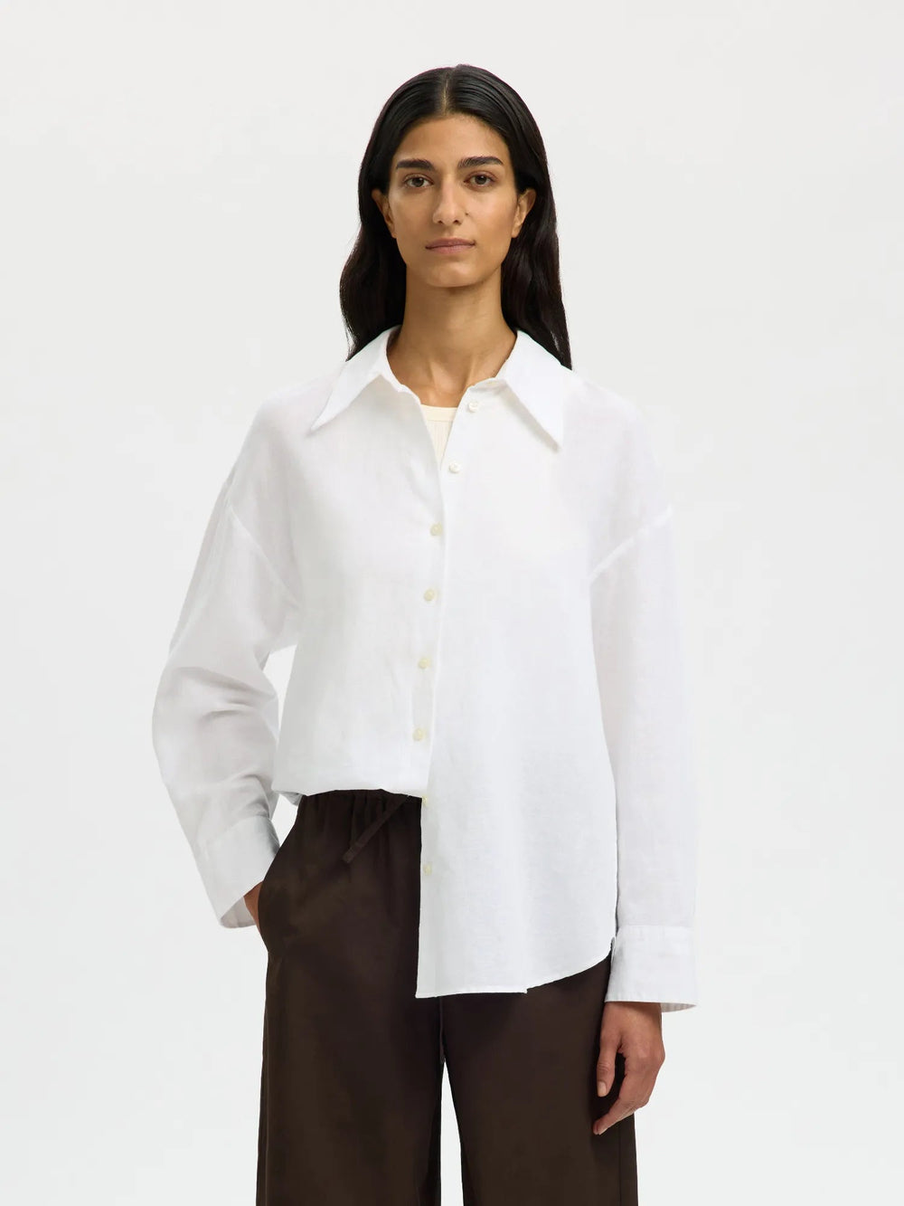 Cleo Oversize Linen Blend Shirt Bright White | Skjorter og bluser | Smuk