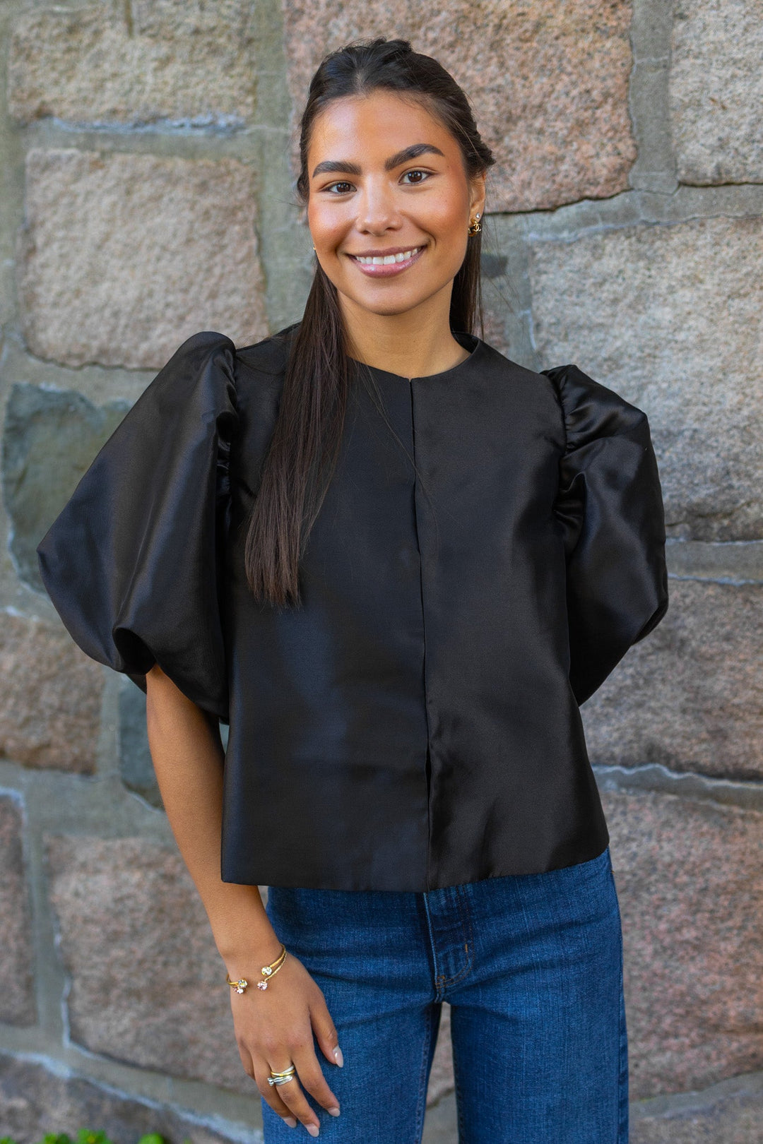Cleo Puff-Sleeve Satin Blouse Black | Skjorter og bluser | Smuk
