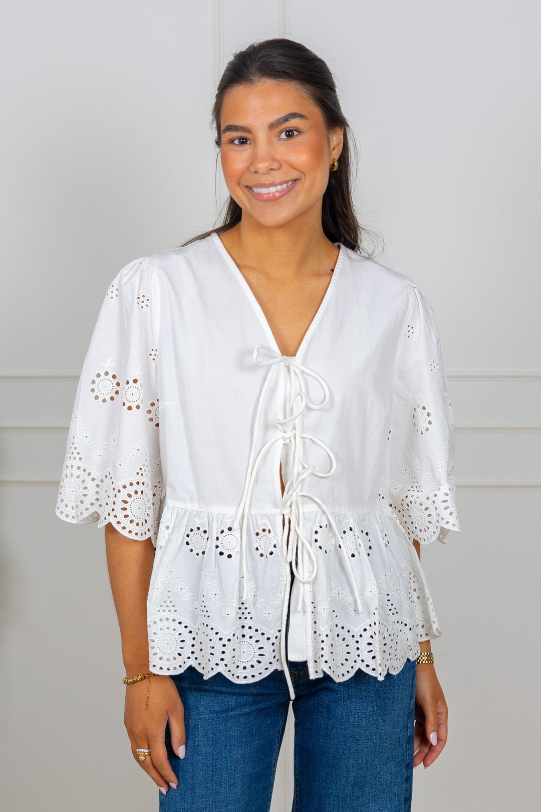 Cornelia 2/4 Tie Top Star White | Topper | Smuk