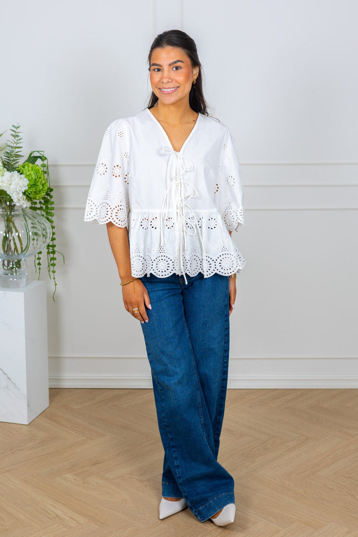 Cornelia 2/4 Tie Top Star White | Topper | Smuk