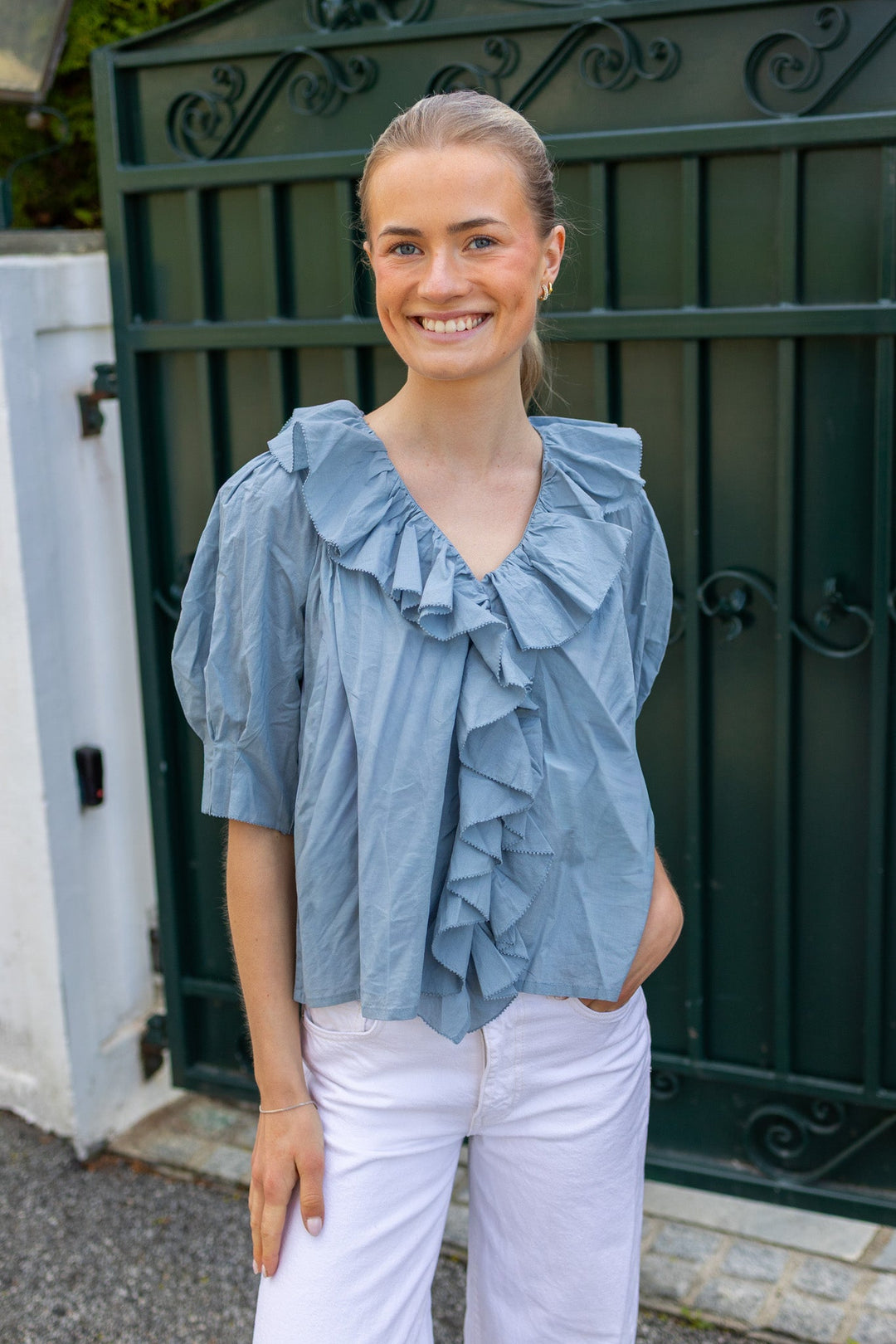 Cotton Frill Blouse Breezy Blue | Skjorter og bluser | Smuk