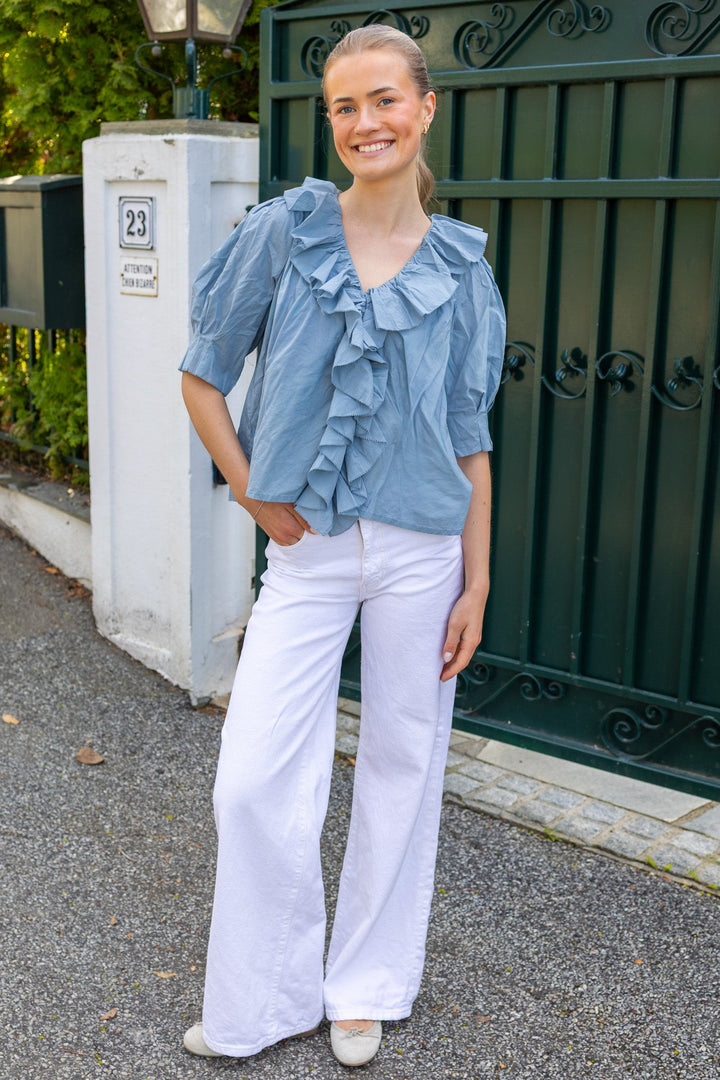 Cotton Frill Blouse Breezy Blue | Skjorter og bluser | Smuk