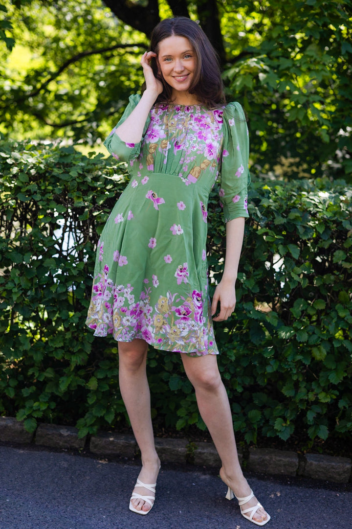Crepe Mini Dress Green Field | Kjoler | Smuk - Dameklær på nett