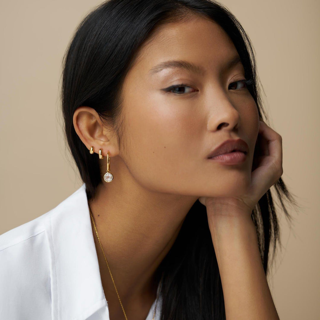 Crystal Drop Mid - Size Hoop Earrings Pale Gold | Accessories | Smuk