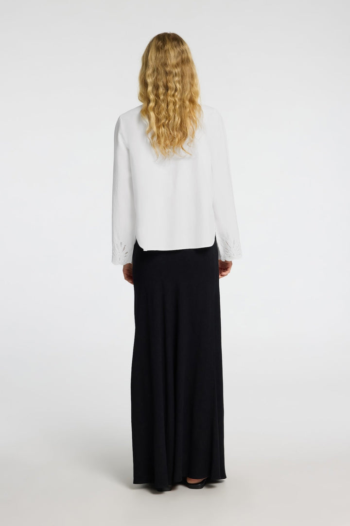 Dahlia Ls Broderi Shirt Bright White | Skjorter og bluser | Smuk - Dameklær på nett