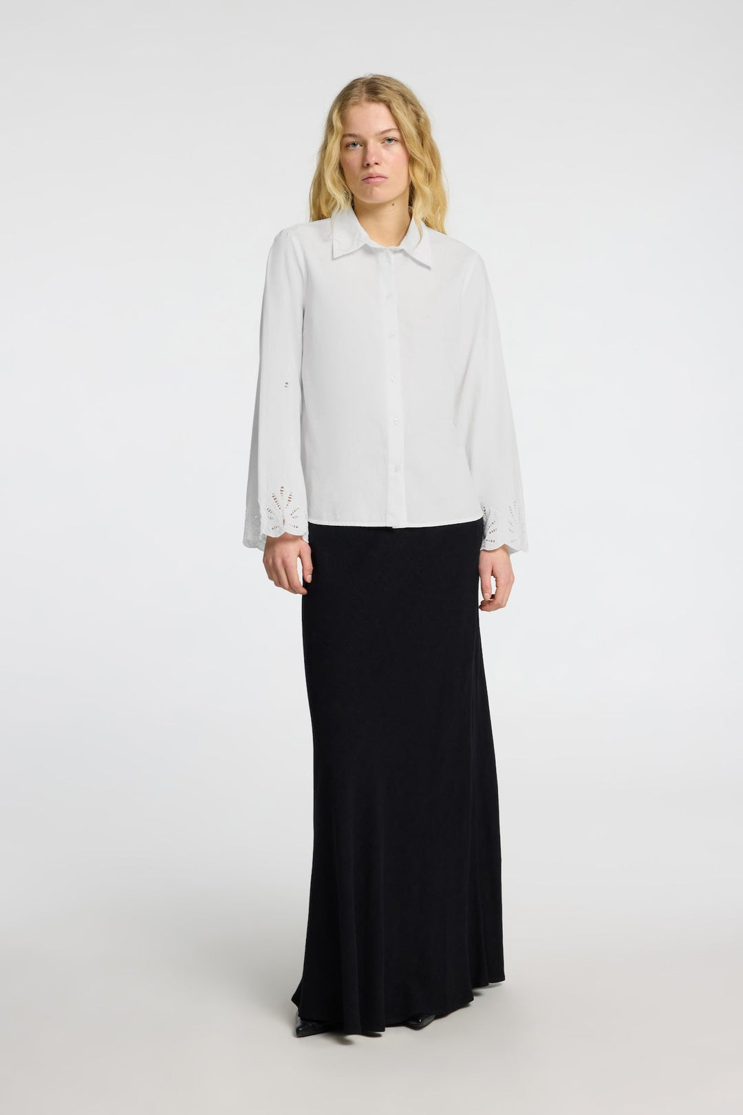 Dahlia Ls Broderi Shirt Bright White | Skjorter og bluser | Smuk - Dameklær på nett