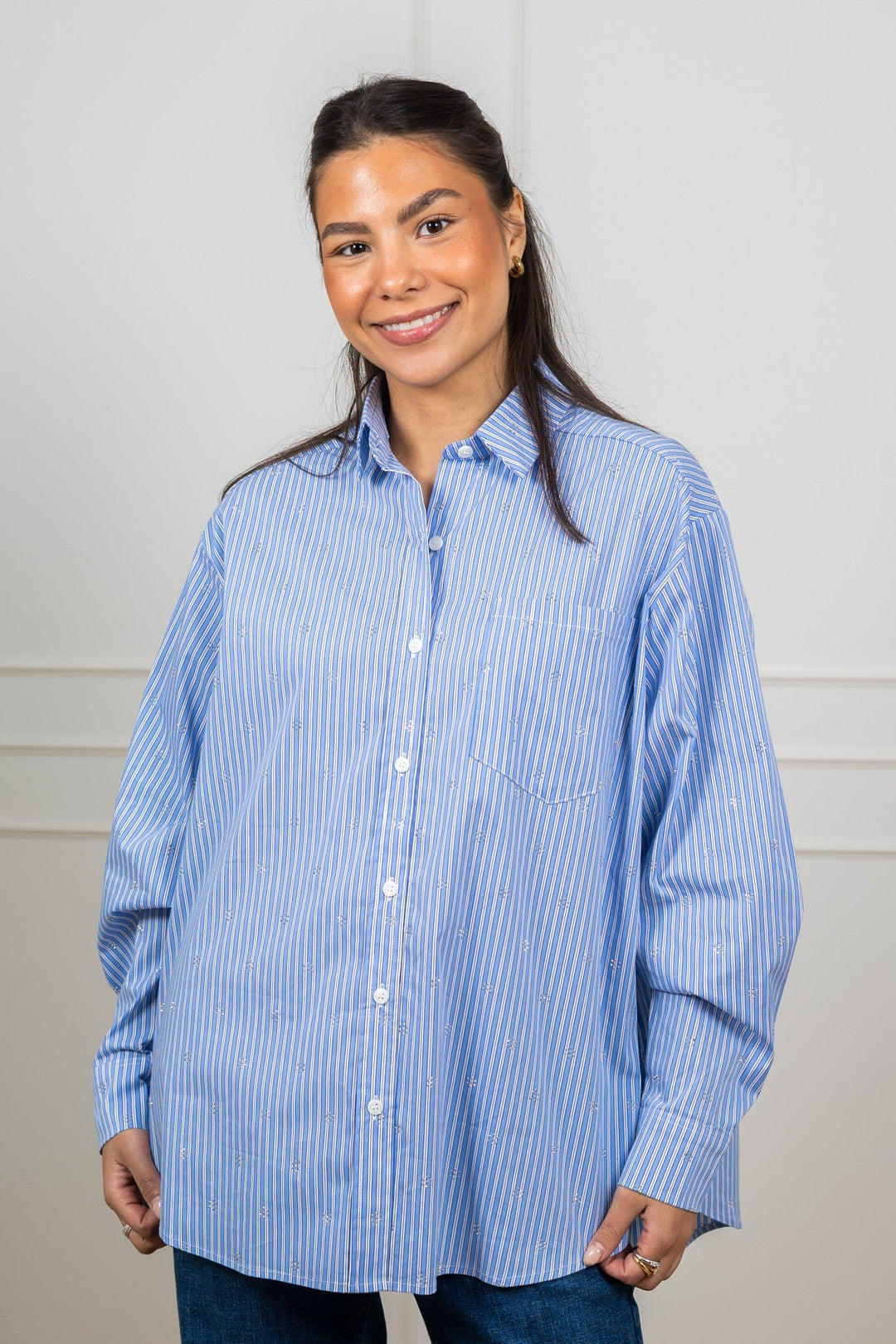 Dalma Decoration Shirt Light Blue | Skjorter og bluser | Smuk