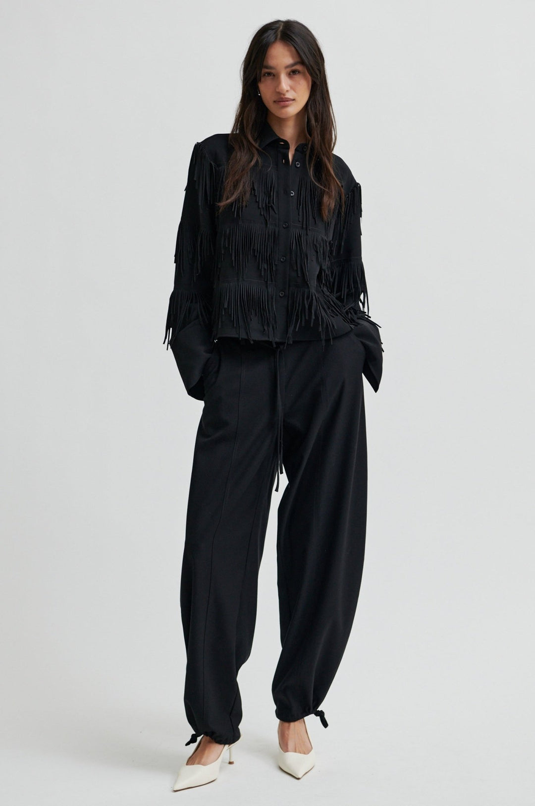 Dancing Cropped Shirt Black | Skjorter og bluser | Smuk - Dameklær på nett