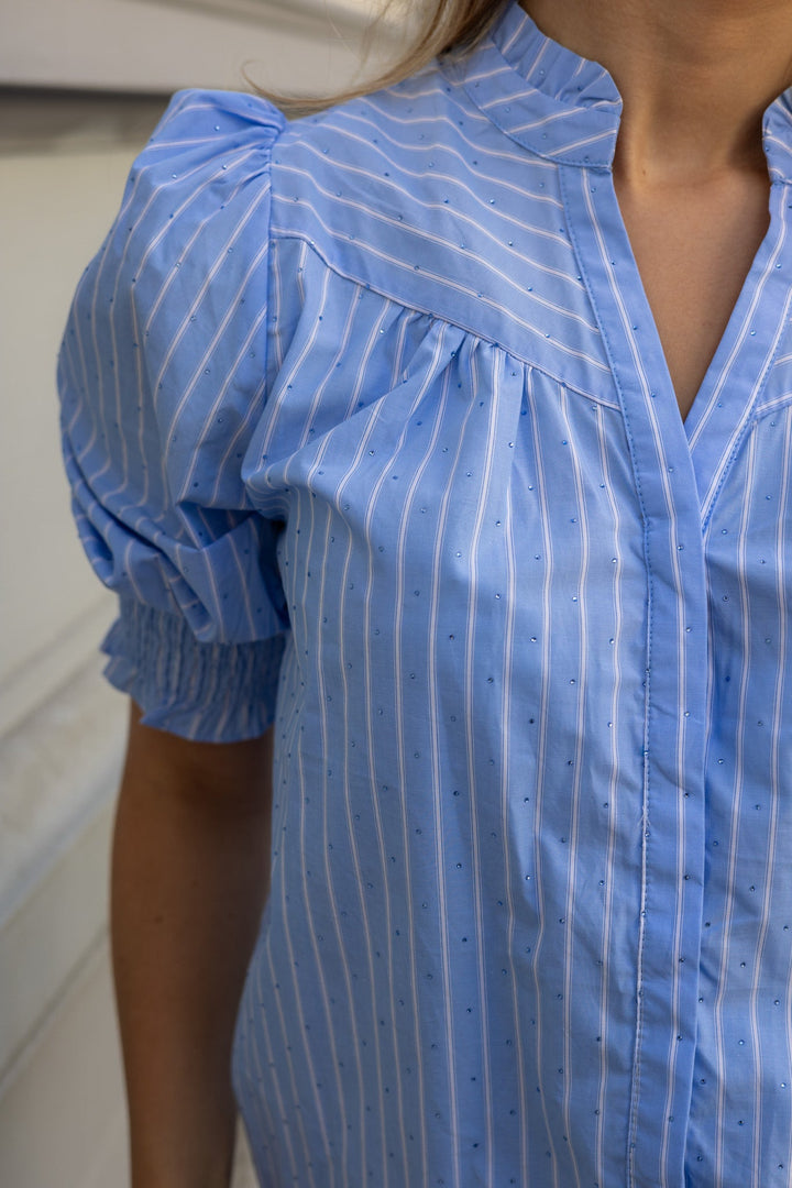 Diana Stripy Stone Blouse Light Blue | Skjorter og bluser | Smuk - Dameklær på nett