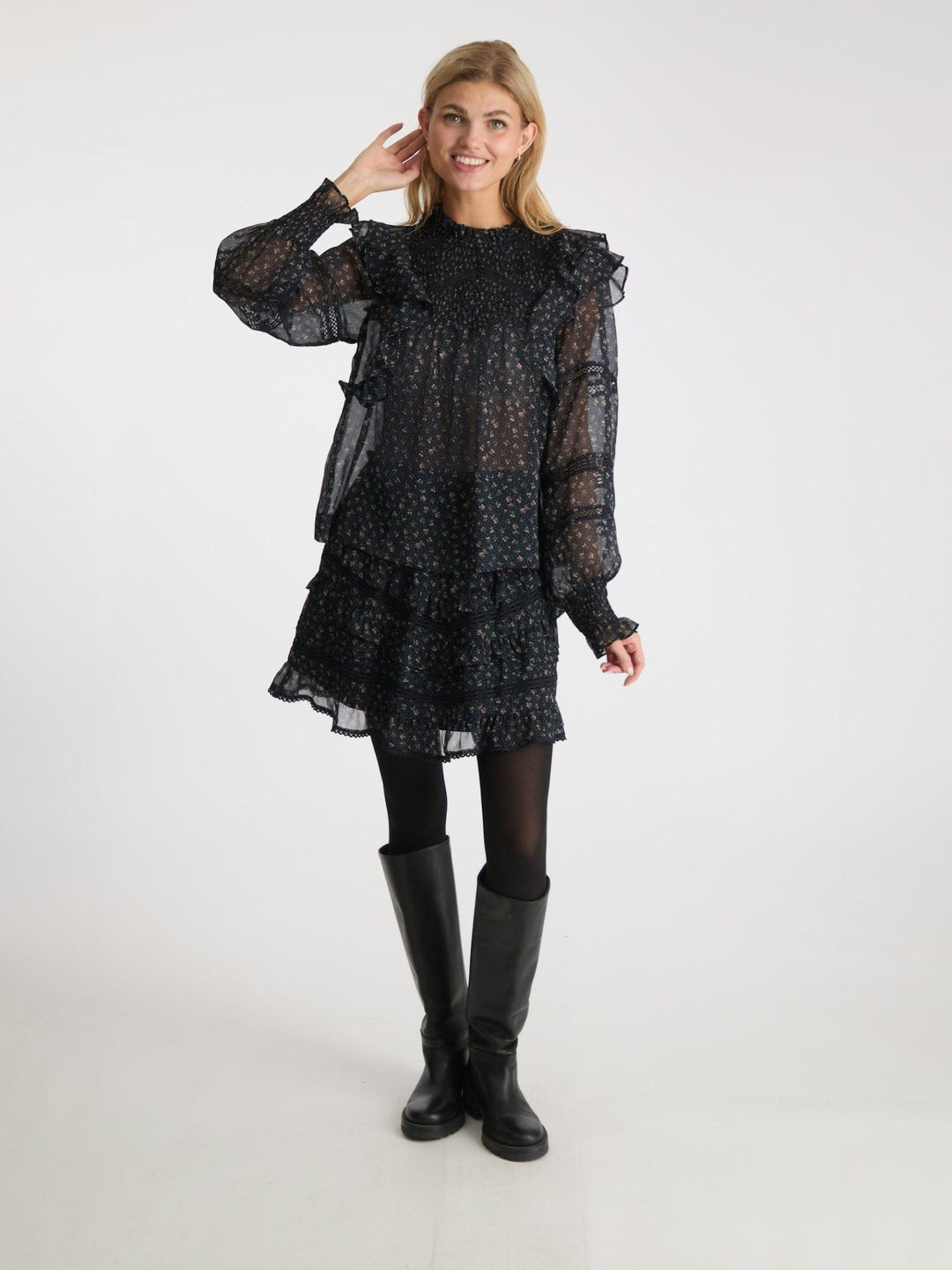 Donna Mini Rose Skirt Black | Skjørt | Smuk - Dameklær på nett