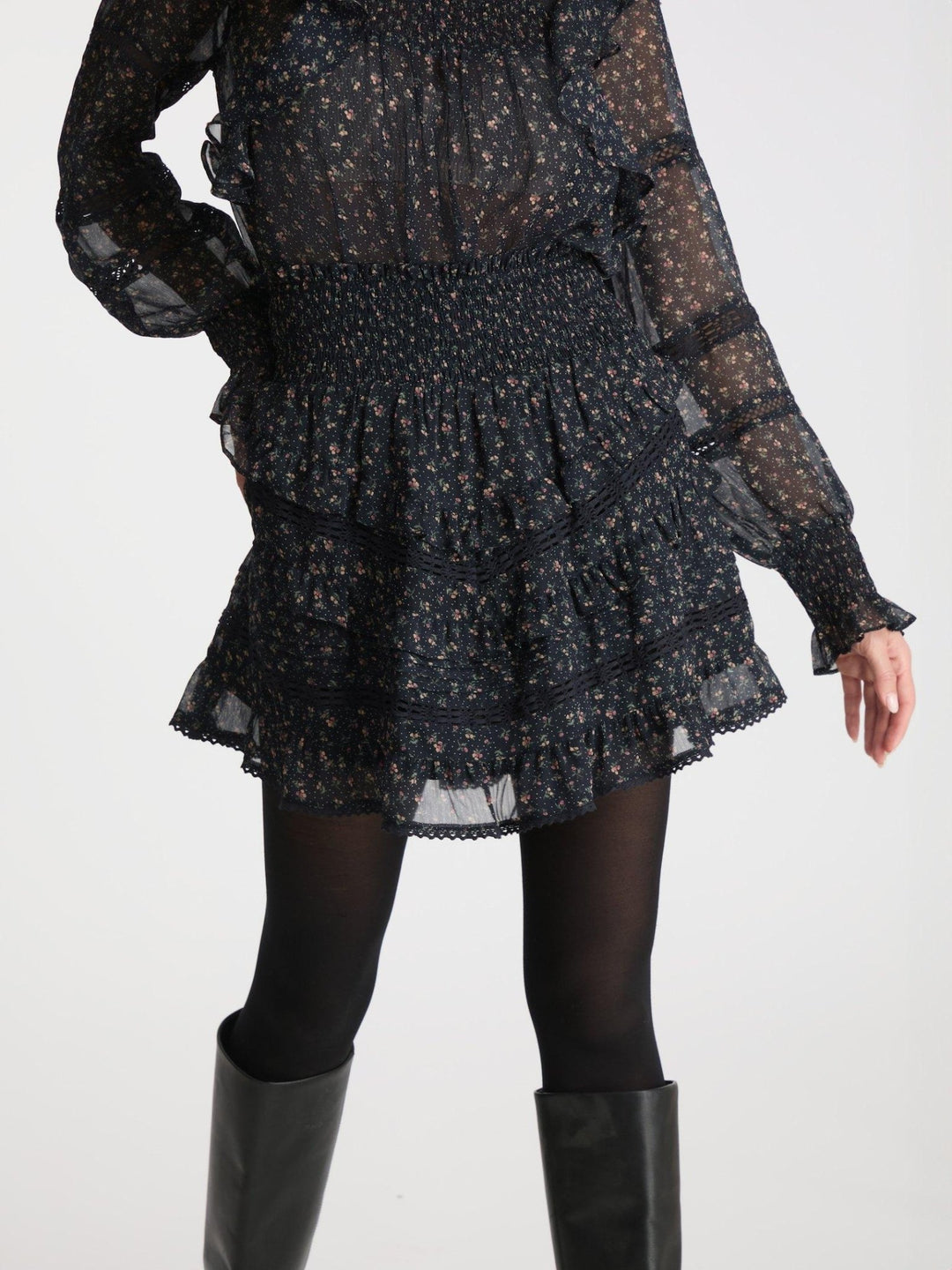 Donna Mini Rose Skirt Black | Skjørt | Smuk - Dameklær på nett