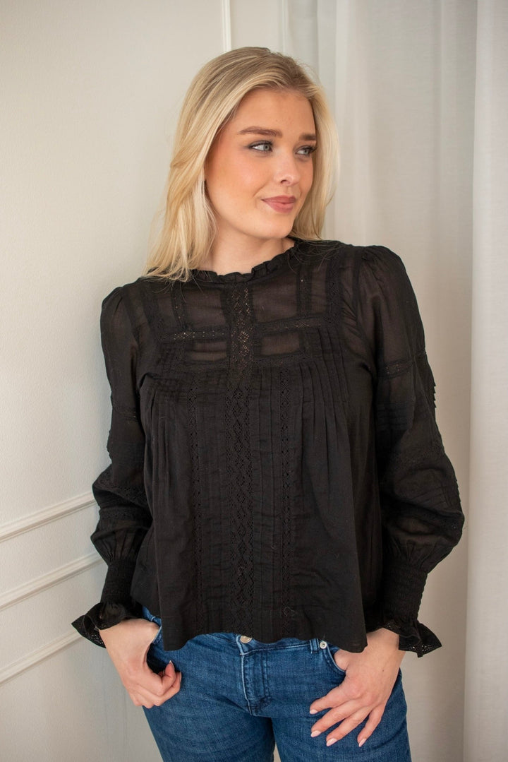 Ebba S Voile Blouse Black | Skjorter og bluser | Smuk - Dameklær på nett