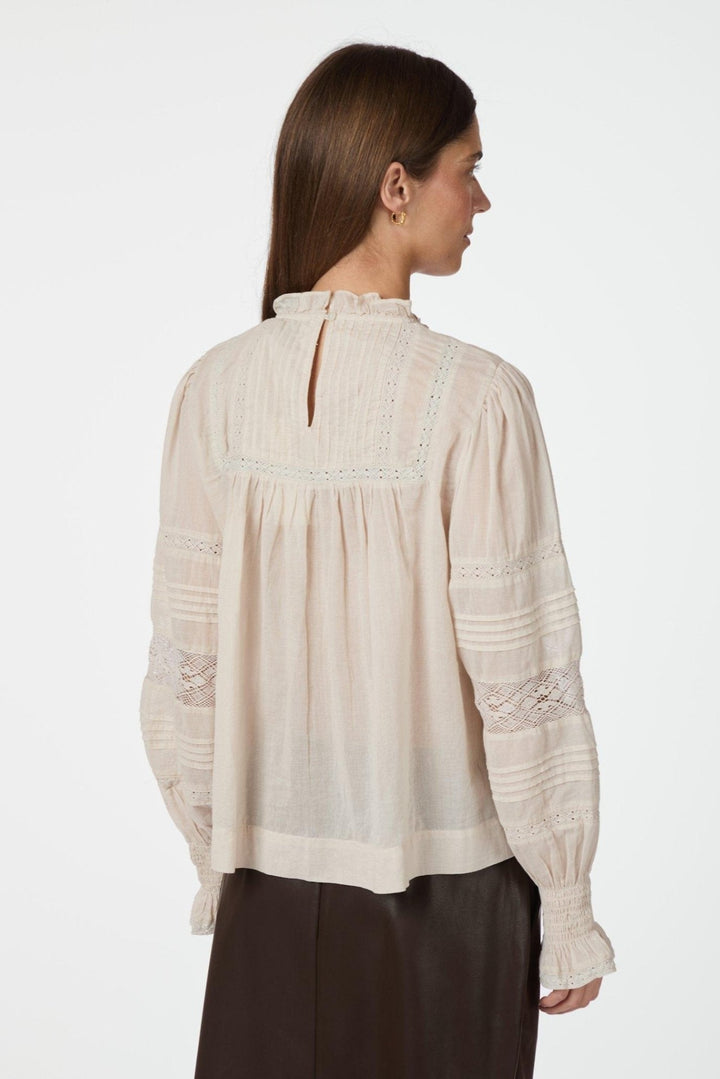 Ebba S Voile Blouse Ivory | Skjorter og bluser | Smuk - Dameklær på nett