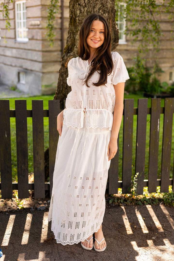 Elenore Shirt White Alyssum | Skjorter og bluser | Smuk - Dameklær på nett