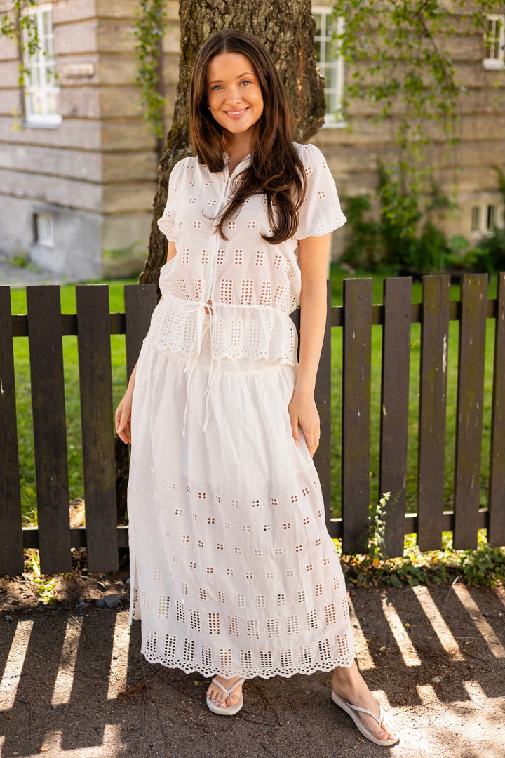 Elenore Shirt White Alyssum | Skjorter og bluser | Smuk - Dameklær på nett