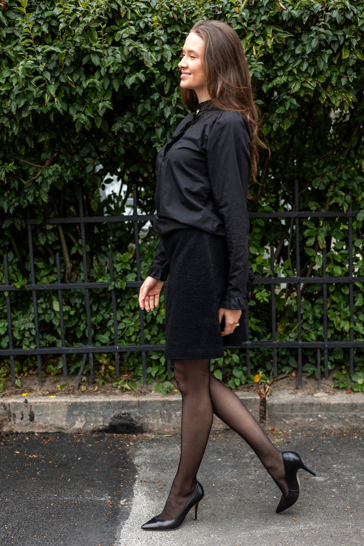 Ella Blouse Ebony Poplin | Skjorter og bluser | Smuk - Dameklær på nett