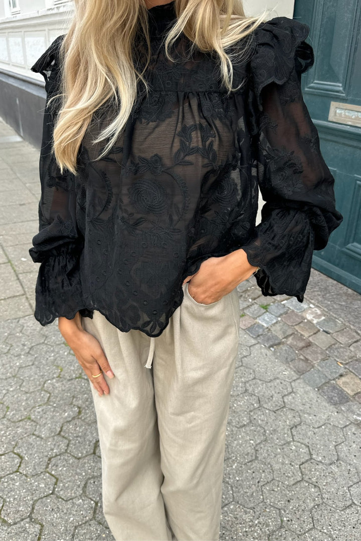 Ellinoric Lace Shirt Vintage Black | Skjorter og bluser | Smuk - Dameklær på nett